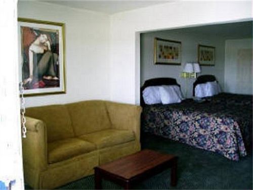 Fairview Suites Blytheville Room photo